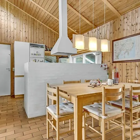 Lovely In Glesborg With Private Swimming Pool, Be Inside Or Outside Holiday home Fjellerup Strand