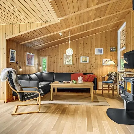 Beautiful In Glesborg With Sauna 펜션 Glesborg