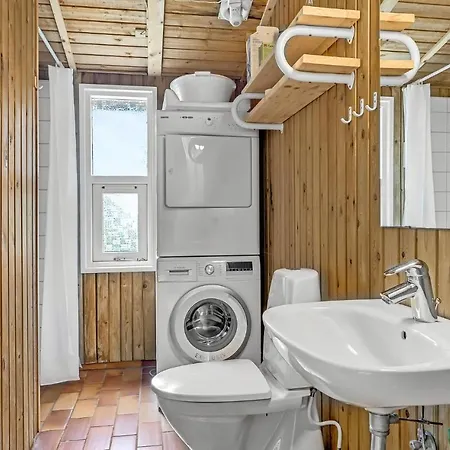 Lovely In Glesborg With Private Swimming Pool, Be Inside Or Outside * Fjellerup Strand